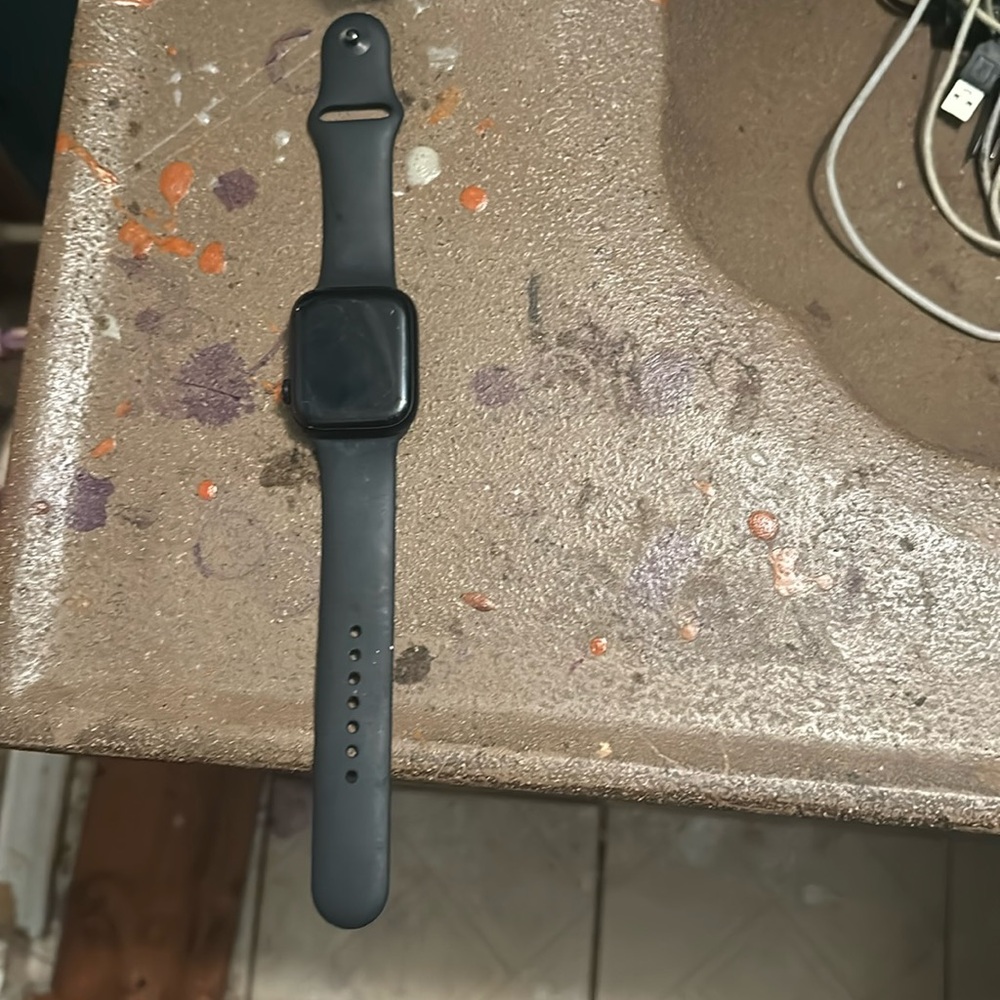 Hi I’m selling a Apple Watch series s